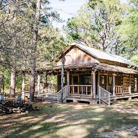 Jubilee Vintage Cabins- The Senator, The Governor, The Walker